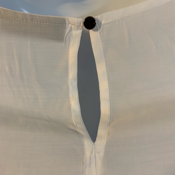 APT.9 Poplin Bell Sleeve Top FINAL PRICE - Picture 6 of 6